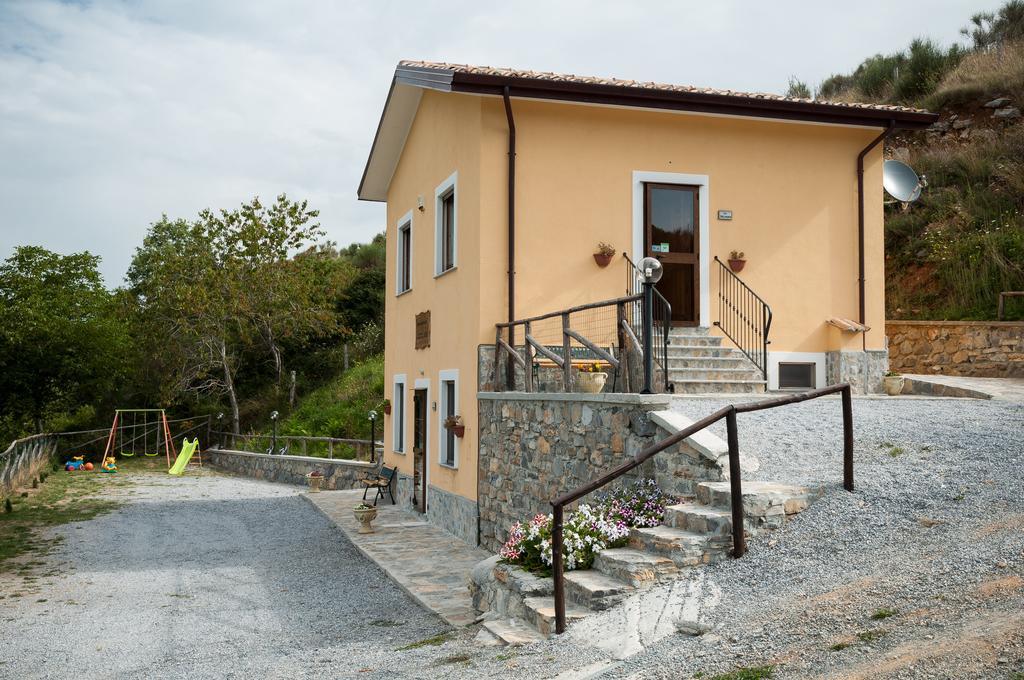 Azienda Agrituristica La Casetta Del Pollino Mormanno Exterior foto